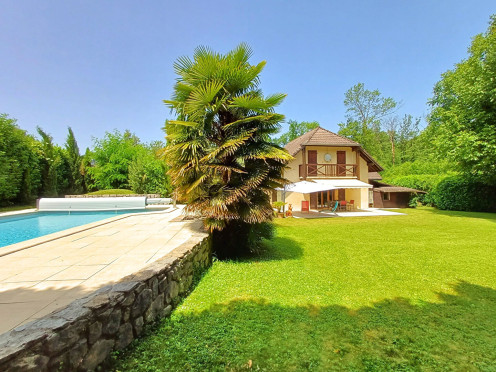 Maison à Challes-les-Eaux (73190), 7 pièces
