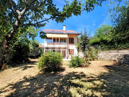 Maison à  Voglans (73420), 7 pièces