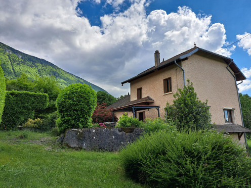 Maison à Saint-Paul (73170), 8 pièces