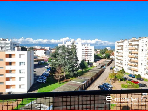 Appartement à  Roanne (42300), 3 pièces