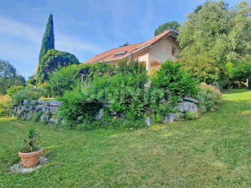 Maison à Aix-les-Bains (73100), 6 pièces