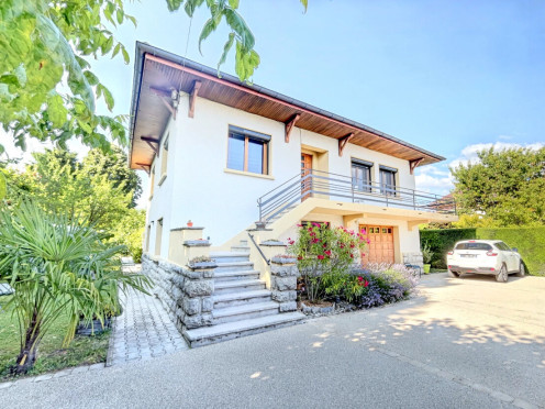 Maison à Aix-les-Bains (73100), 6 pièces