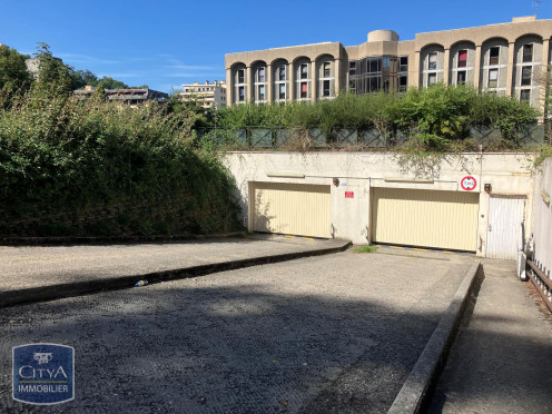Parking à Chambéry (73000), pièces