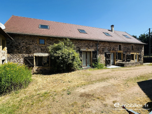 Maison à La Clayette (71800), 8 pièces