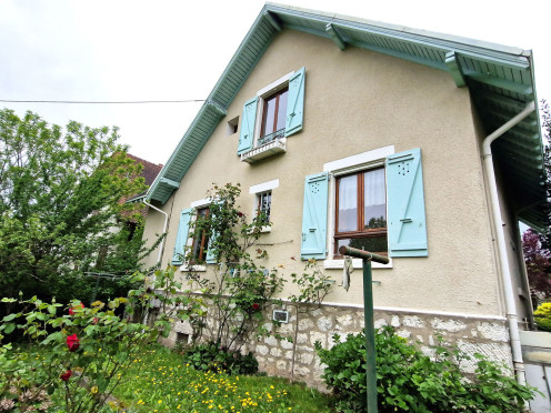 Maison à Chambéry (73000), 6 pièces