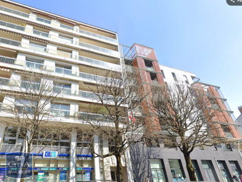 Parking à  Chambéry (73000),  pièces