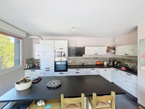 Appartement à  Chambéry (73000), 3 pièces