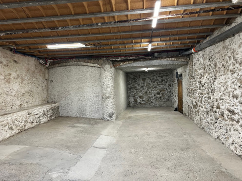 Parking à  Aiton (73220),  pièces