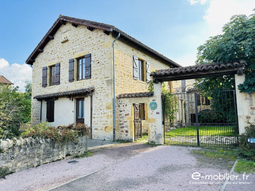 Maison à Charlieu (42190), 9 pièces