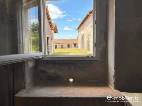 Maison à Saint-Forgeux-Lespinasse (42640), 8 pièces