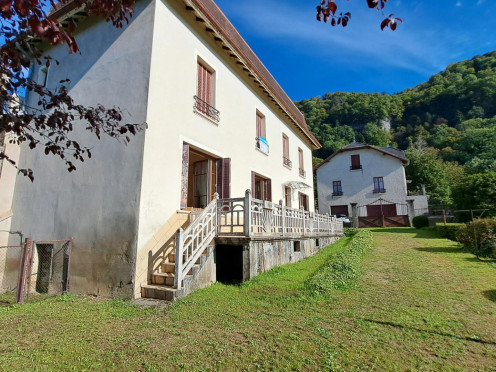 Maison à Saint-Béron (73520), 6 pièces