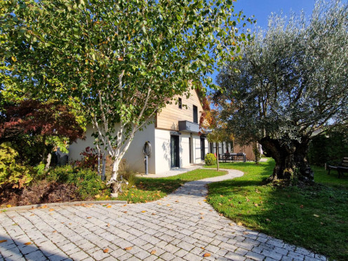Maison à Chambéry (73000), 8 pièces