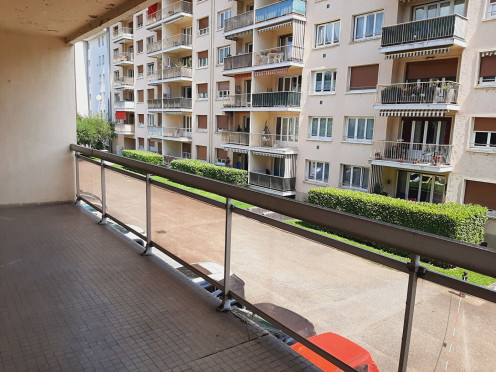 Local commercial à  Albertville (73200),  pièces