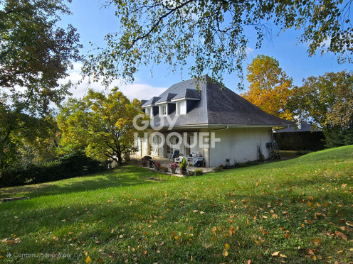 Maison à Chambéry (73000), 8 pièces