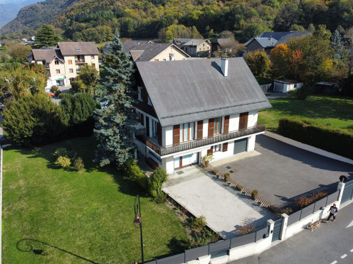 Maison à Chamoux-sur-Gelon (73390), 9 pièces