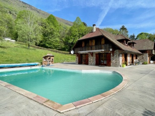 Villa à Le Bourget-du-Lac (73370), 8 pièces