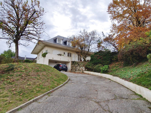 Villa à  Chambéry (73000),  pièces