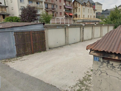 Parking à  Chambéry (73000),  pièces