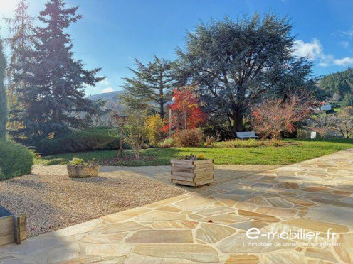 Villa à  Saint-Alban-les-Eaux (42370), 6 pièces