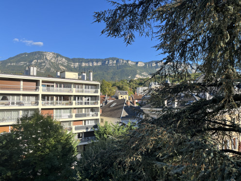 Appartement à  Aix-les-Bains (73100), 3 pièces