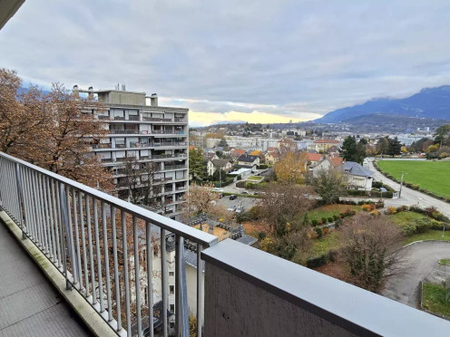 Appartement à  Jacob-Bellecombette (73000), 3 pièces