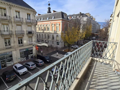 Appartement à  Chambéry (73000), 3 pièces
