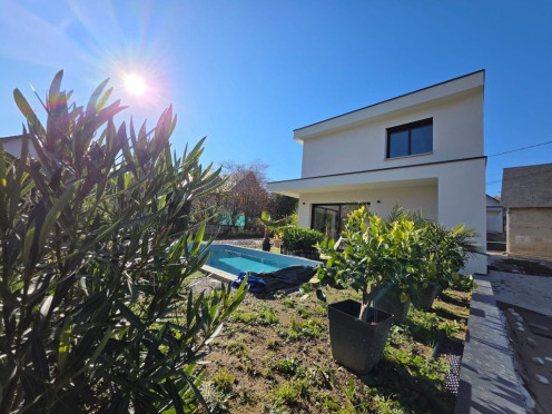 Villa à  Sonnaz (73000), 4 pièces