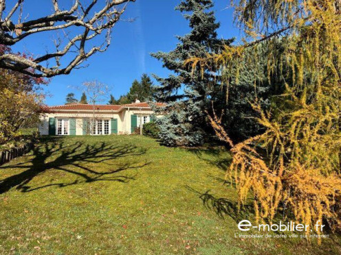 Villa à  Saint-Alban-les-Eaux (42370), 6 pièces