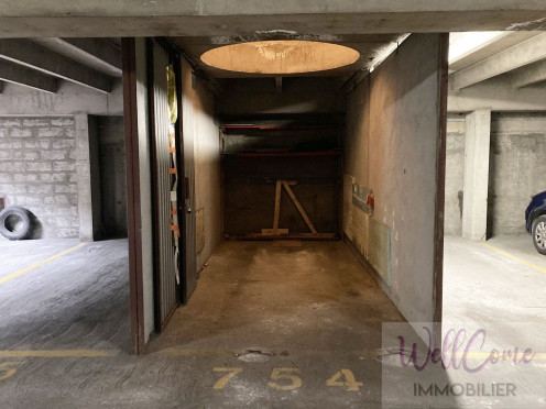 Parking à  Aix-les-Bains (73100),  pièces