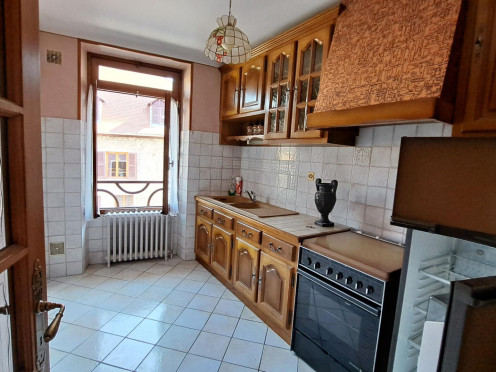 Maison à Les Échelles (73360), 11 pièces