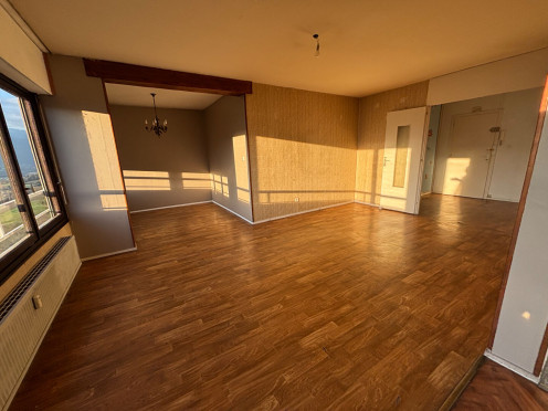 Appartement à  Chambéry (73000), 4 pièces