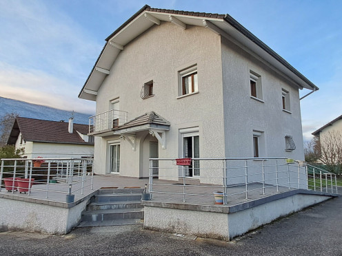 Maison à  Voglans (73420), 6 pièces