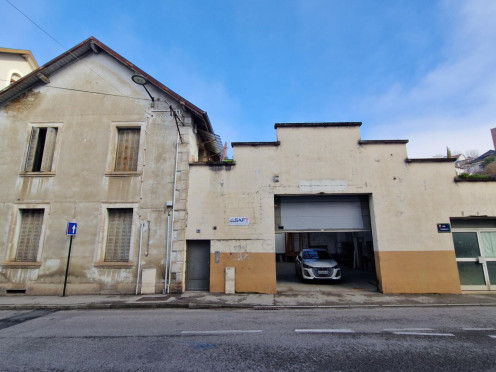 Immeuble à  Aix-les-Bains (73100),  pièces