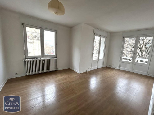Appartement à  Chambéry (73000), 3 pièces