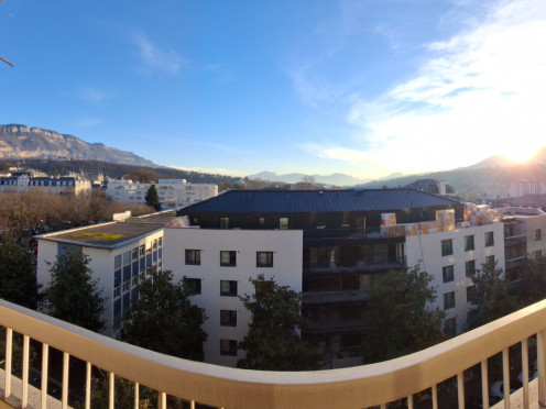 Appartement à  Aix-les-Bains (73100), 3 pièces