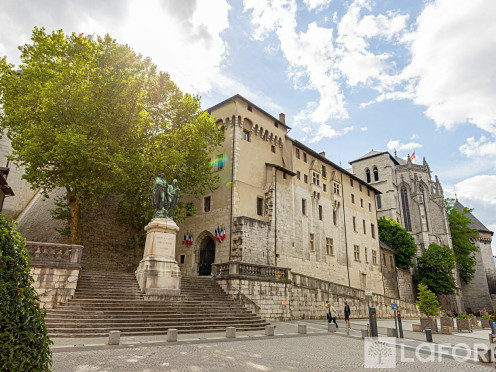 Appartement à  Chambéry (73000), 2 pièces