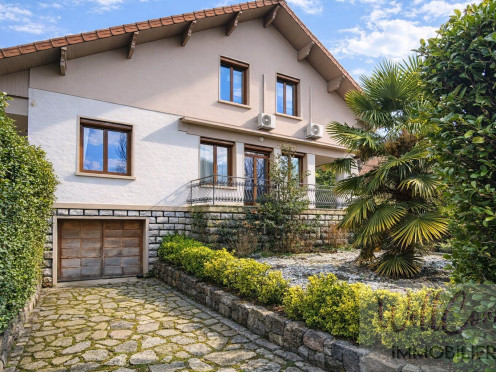 Maison de ville à  Aix-les-Bains (73100), 10 pièces