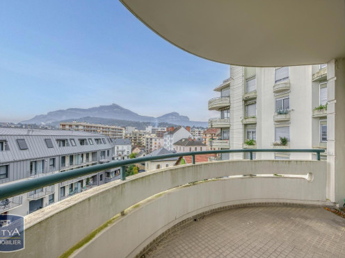 Appartement à  Chambéry (73000), 2 pièces