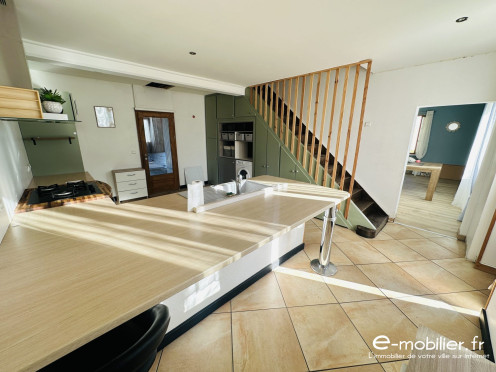 Maison à  Melay (71340), 5 pièces