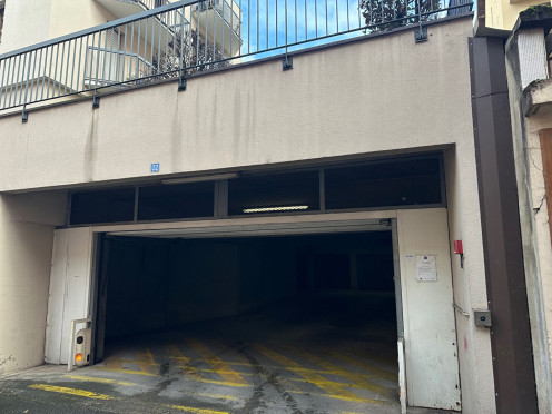 Parking à  Chambéry (73000),  pièces