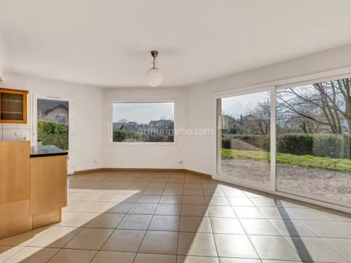 Villa à  Brison-Saint-Innocent (73100), 8 pièces