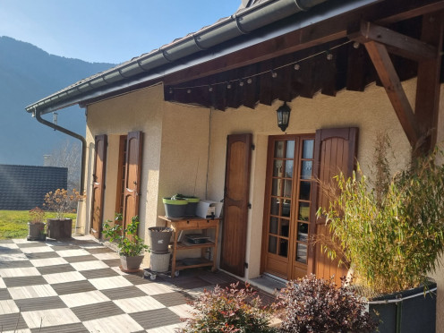 Maison à  Aiton (73220), 4 pièces