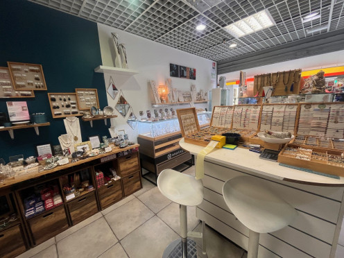 Boutique à  Bassens (73000),  pièces