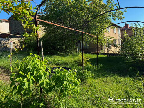 Maison à  Villemontais (42155), 9 pièces