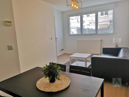 Appartement à  Chambéry (73000), 2 pièces