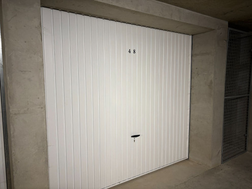 Parking à  Aix-les-Bains (73100),  pièces