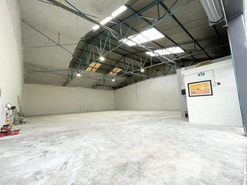 Local commercial à  Saint-Vincent-de-Mercuze (38660),  pièces