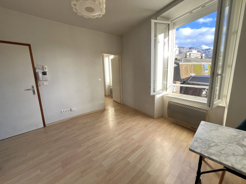 Appartement à  Aix-les-Bains (73100), 2 pièces