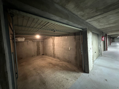 Parking à  Chambéry (73000),  pièces