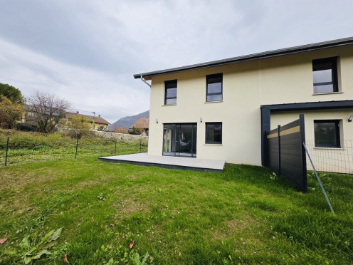 Maison à  Saint-Pierre-de-Soucy (73800), 4 pièces